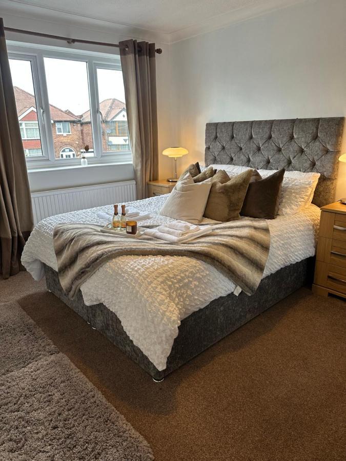 The Chorlton Retreat - Double Bedroom, Free Parking Manchester Bagian luar foto