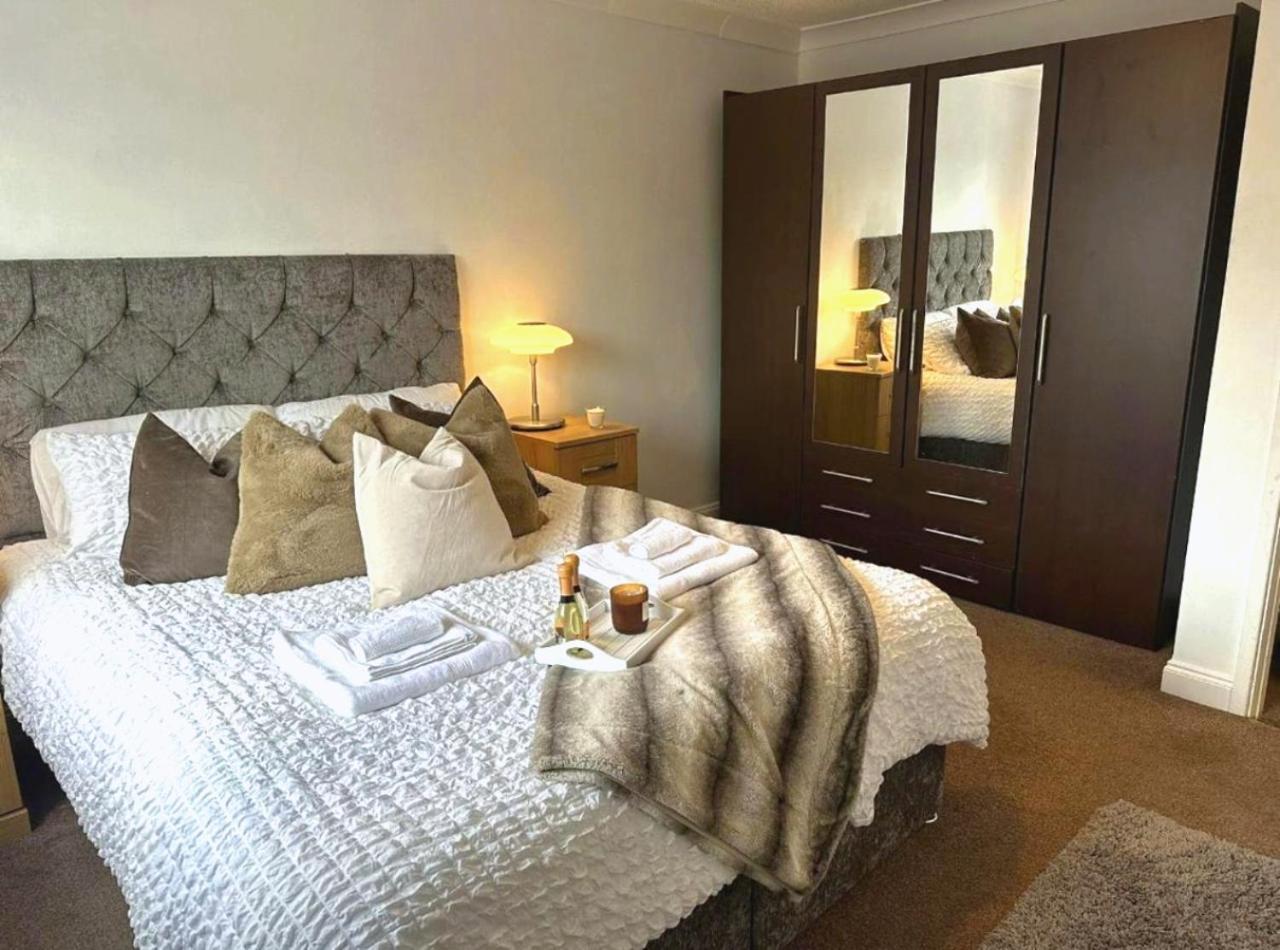 The Chorlton Retreat - Double Bedroom, Free Parking Manchester Bagian luar foto