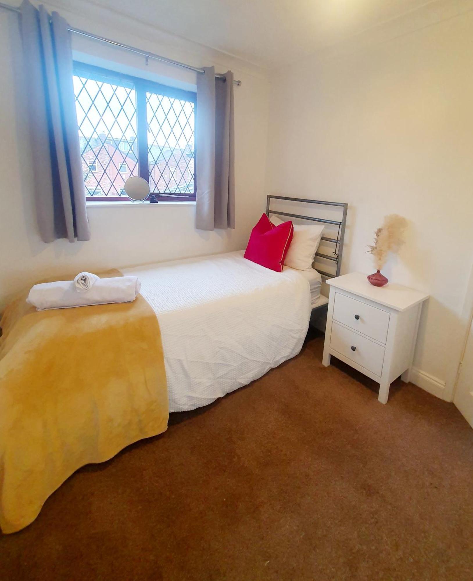 The Chorlton Retreat - Double Bedroom, Free Parking Manchester Bagian luar foto